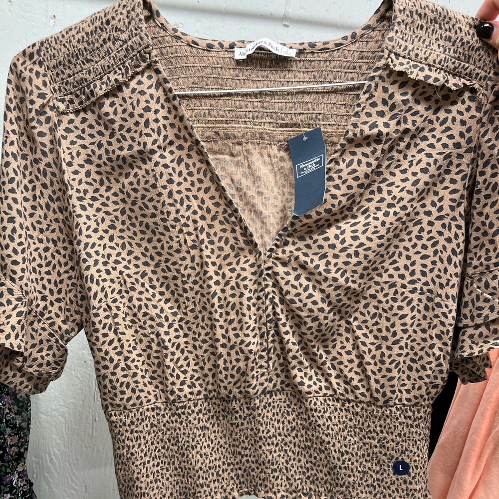 Abercrombie cheetah fitted crop